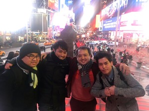 24_タイムズスクエア記念写真