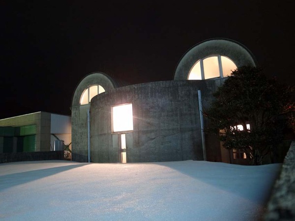 201501　石原輝雄「現代美術と磯崎建築～北陸の冬を楽しむツアー」に参加して（中上邸イソザキホール）