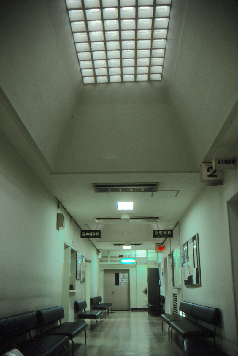 20190714花田佳明003総合病院廊下