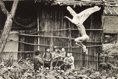 細江英公「鎌鼬　作品17」