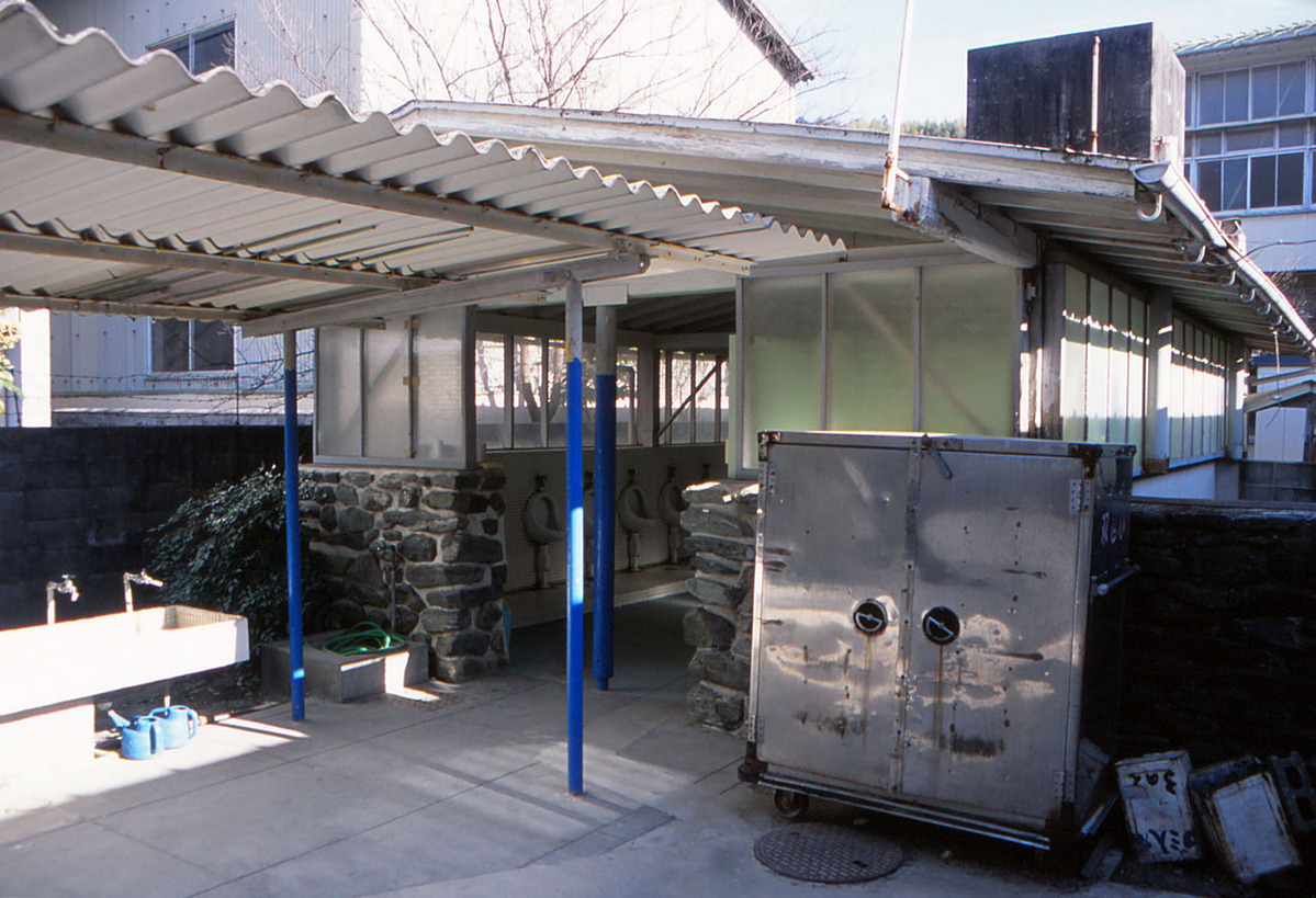 005花田佳明先生・039豎滓虻蟯｡蟆上ヨ繧､繝ｬ蜈･蜿｣