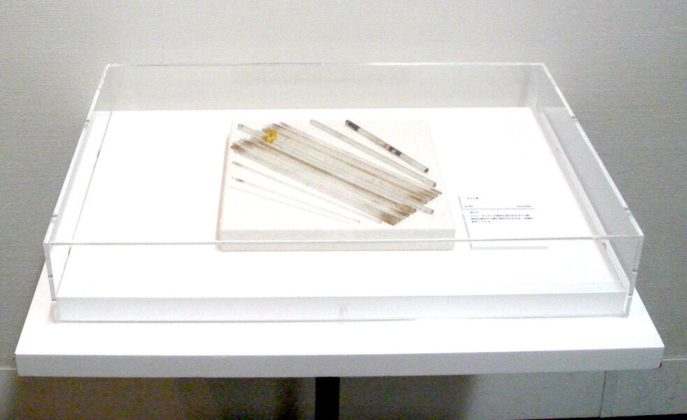 fig.14_ガラス棒_宮崎県美_展示_2011