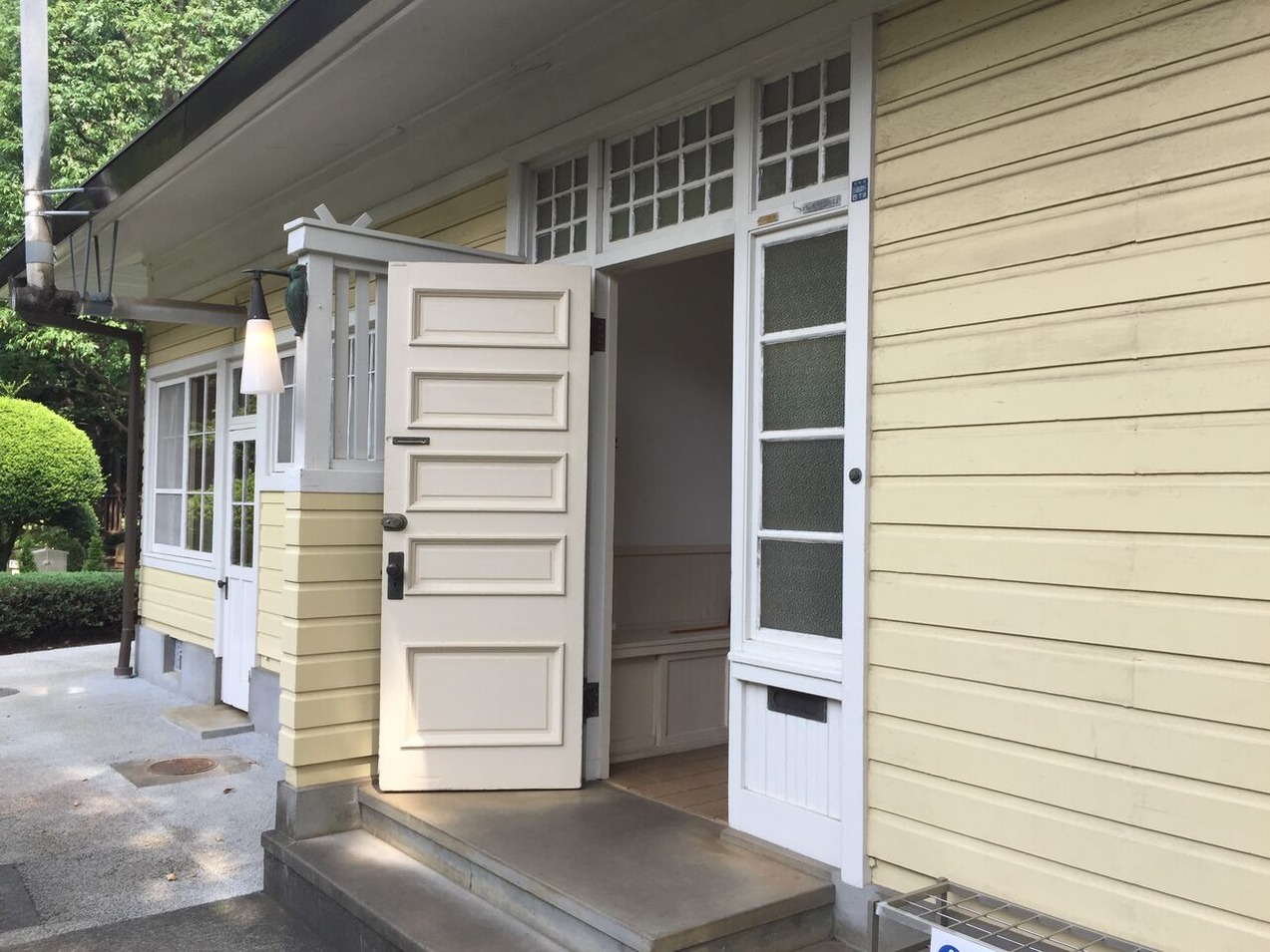 画像4_「田園調布の家」入口