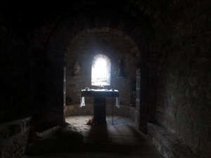 13古の教会　内観