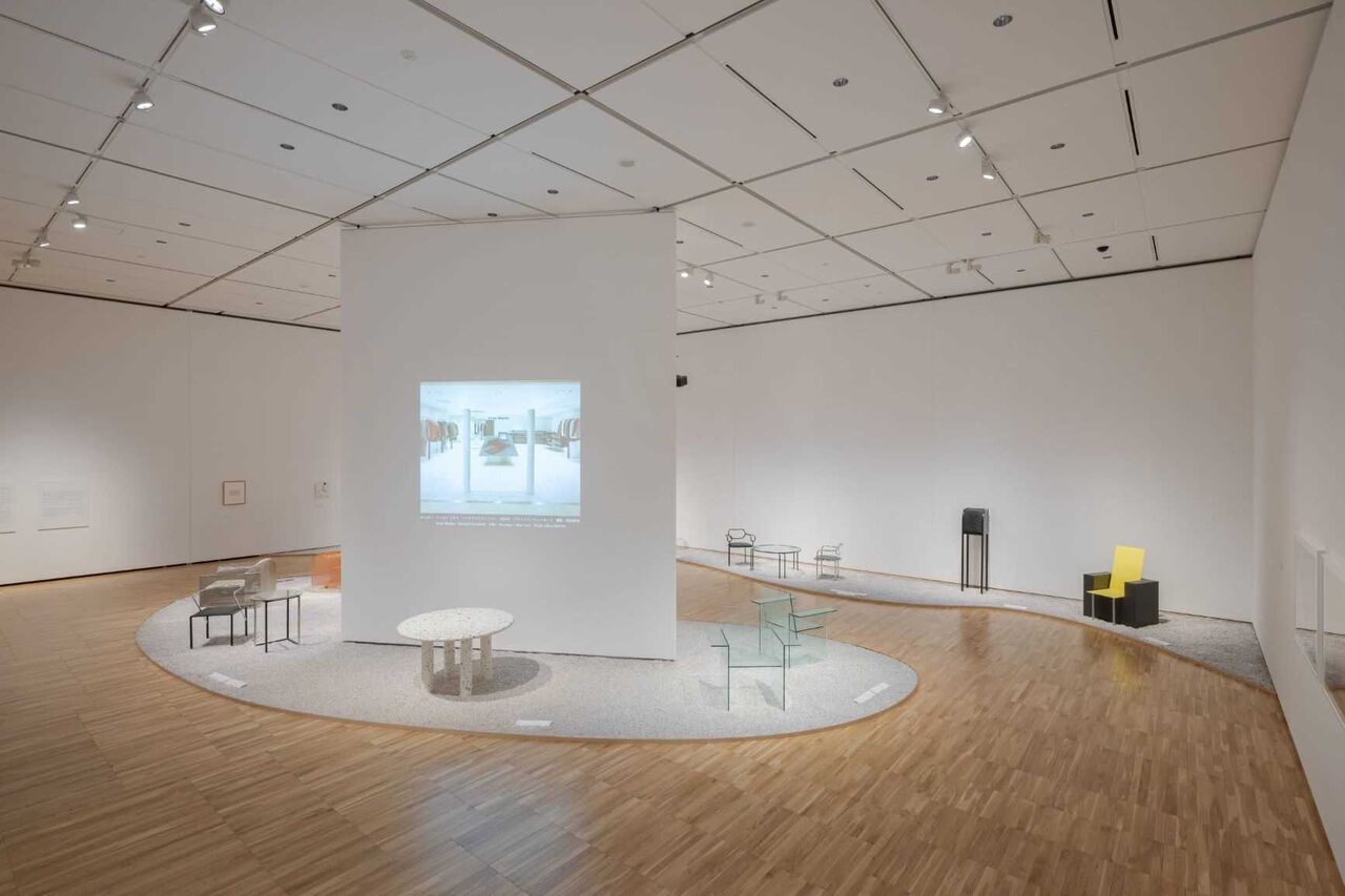 会場風景_富山県美術館「倉俣史朗のデザイン」（会場構成デザイン：五十嵐久枝、撮影：柳原良平）