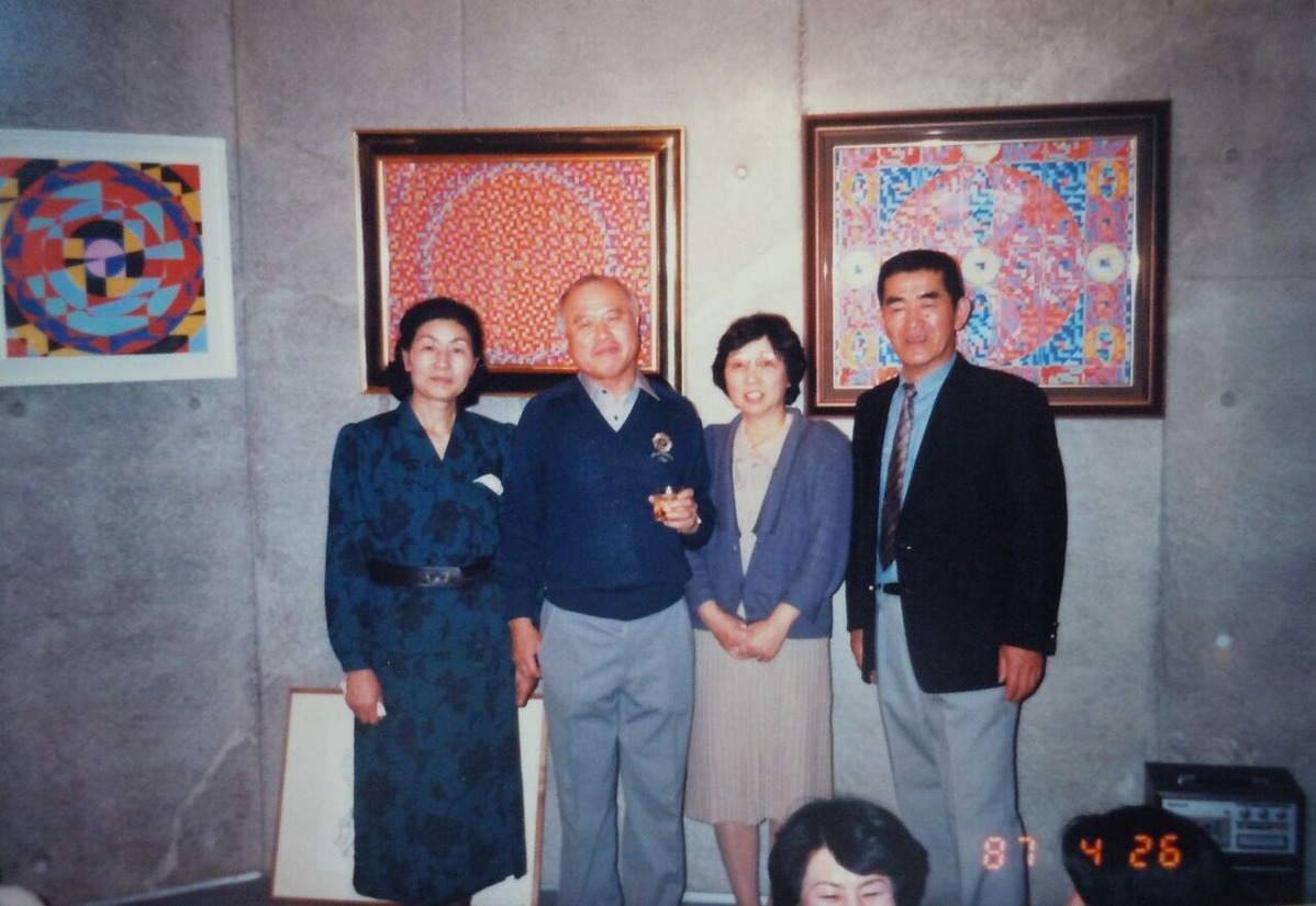 004中上夫妻(中二人)と原田夫妻(両隣) 1987