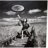 細江英公「釧路湿原に舞う大野一雄」