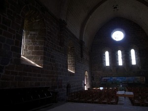 14Aubracの礼拝堂　内観2