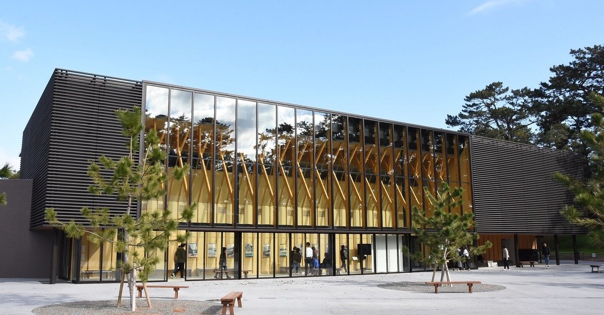 三保松原文化創造センター「みほしるべ」