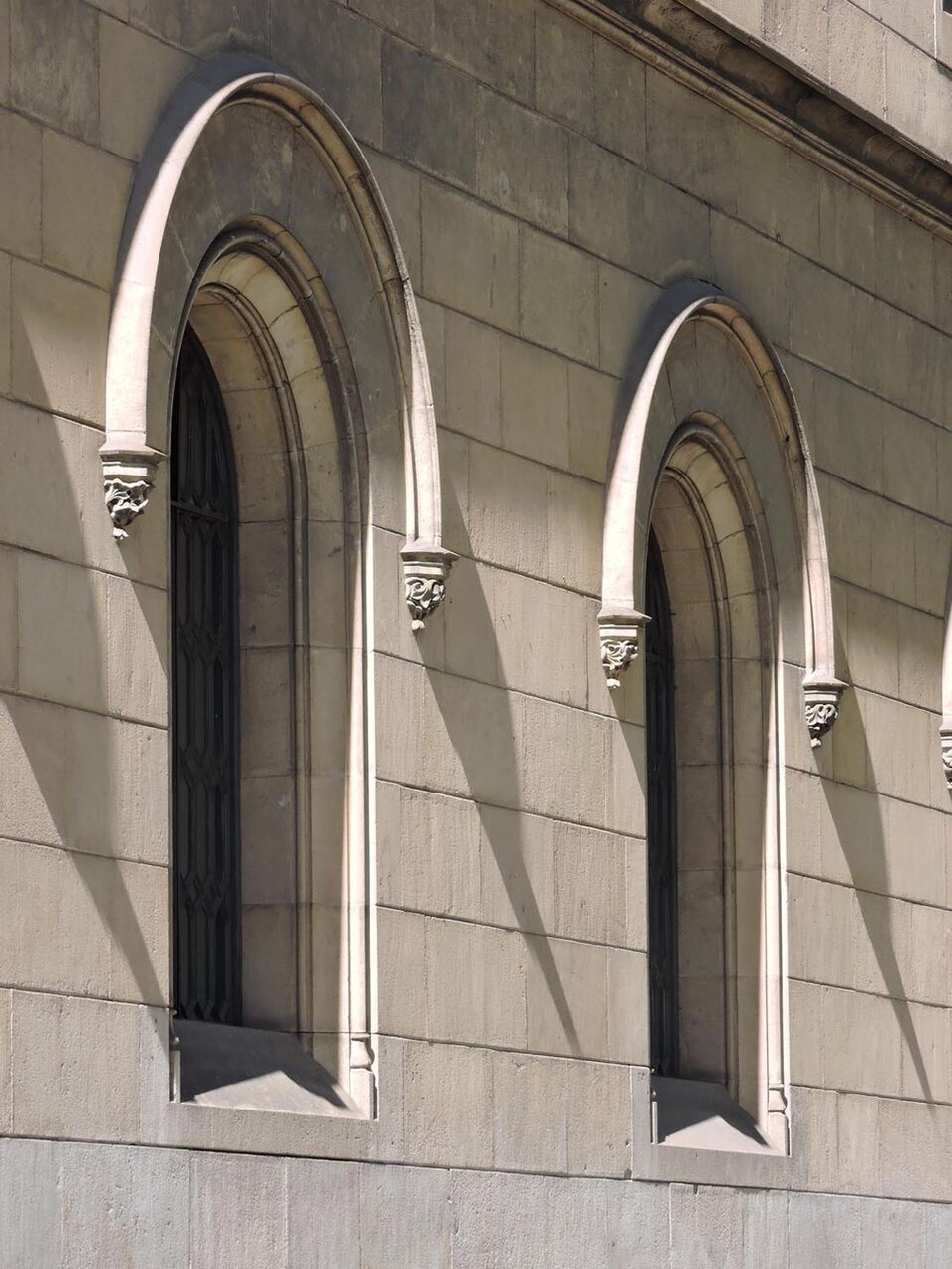 7. バルセロナ大学ファサード