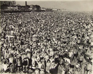 weegee_05_coney-island