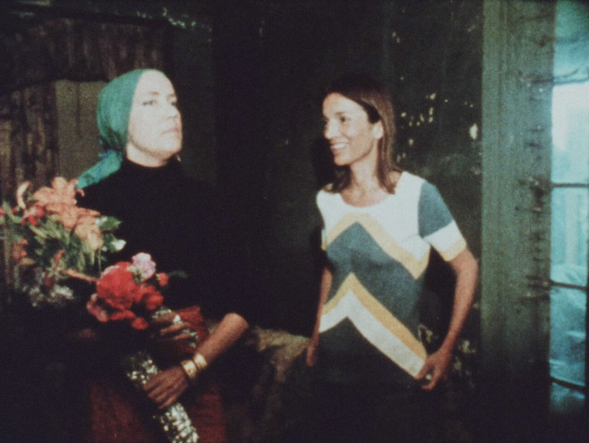 TS 17 Lee Radziwill and Edith Bouvier Beale