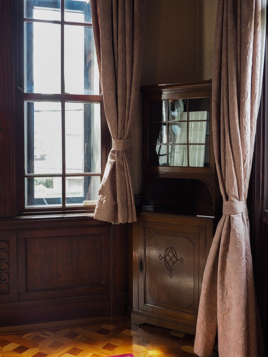 5《白い鏡の中に- in a White Mirror》