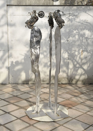 島根紹_彫刻蕾・諍い女