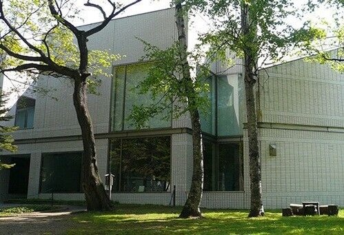 10中村惠一_現在の三岸好太郎美術館