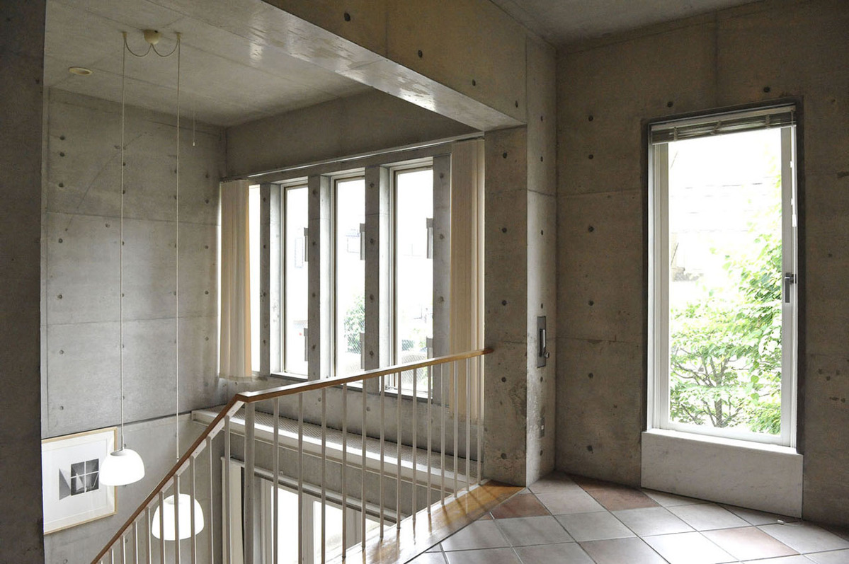 013_2階廊下から吹き抜け