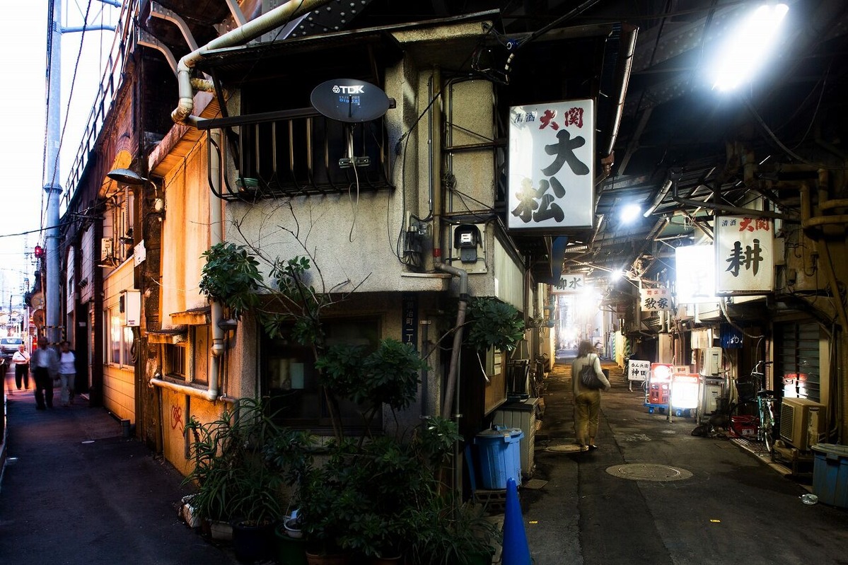 011　龍閑川跡　JR中央線ガード下の今川小路　2012.10.05