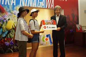 10桜井武氏　熊本市現代美術館にて