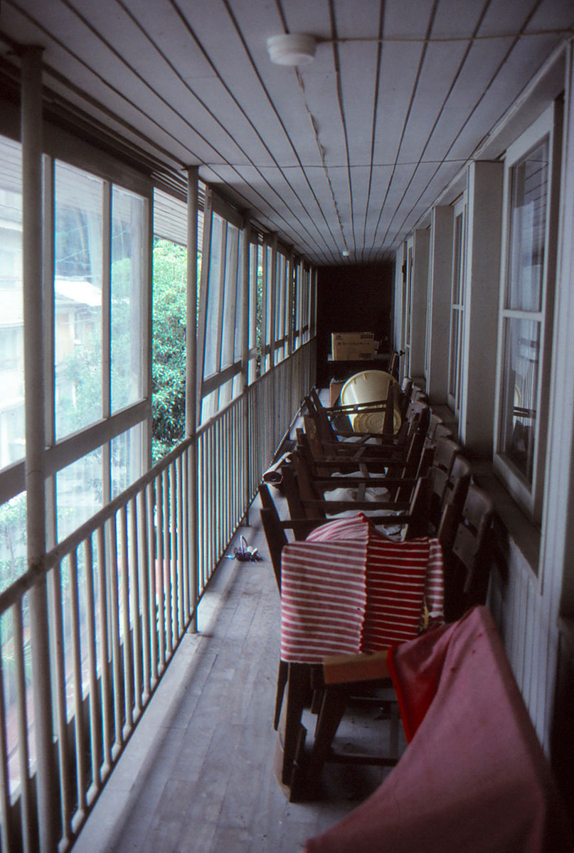 20190714花田佳明049図書館バルコニー