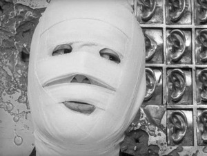 他人の顔スティール吉岡