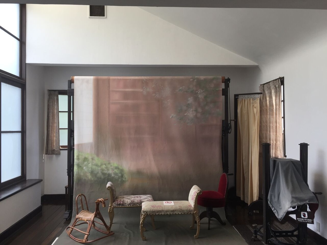 画像11_「常盤台写場」2階写真館内観(R塗り回し)