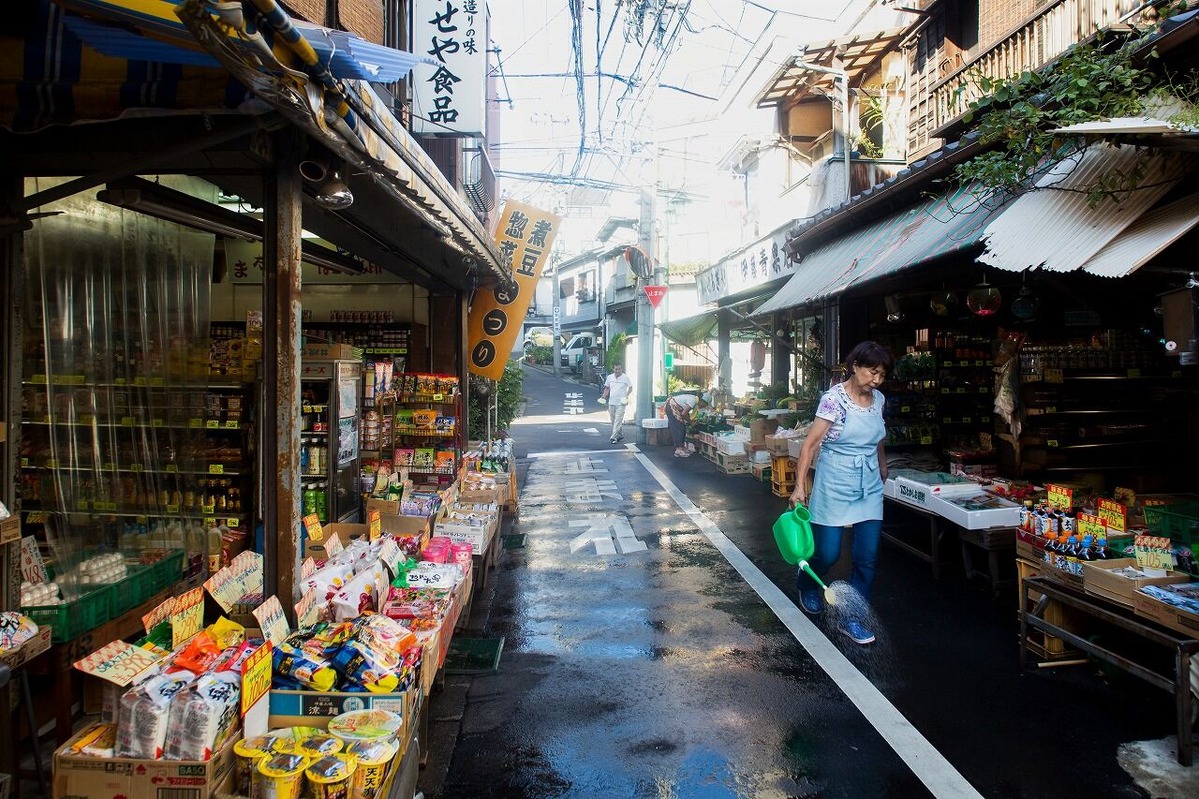 016　雑司ヶ谷一丁目　弦巻商店街のいせ屋　2012.08.20