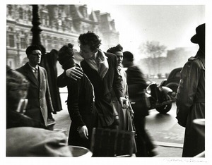 パリ市庁舎前のキス_画像補整tri