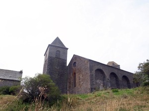 11Aubracの礼拝堂　外観