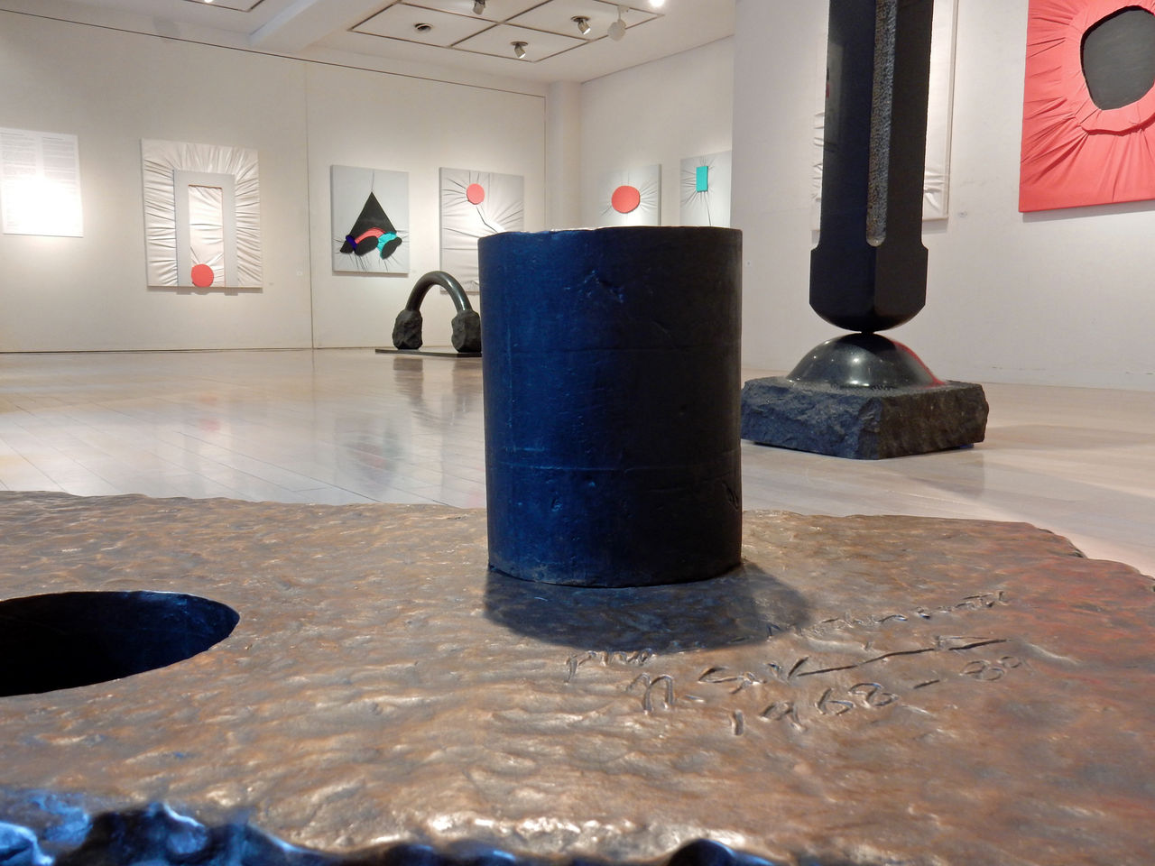 関根伸夫ブロンズ「位相ー大地」