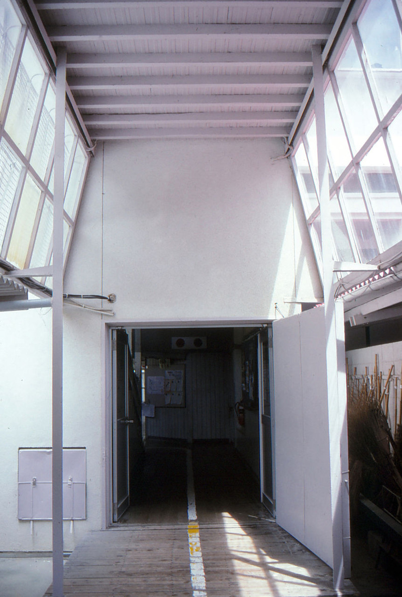 20190714花田佳明011日土小渡り廊下