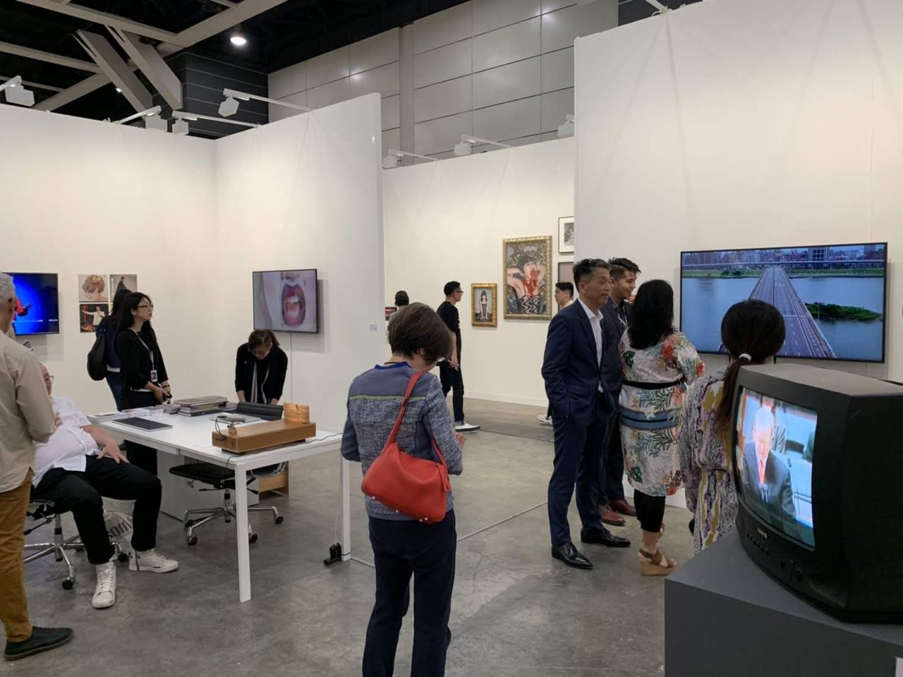 2F66C059-8BF6-4FCD-8125-56935DF18C7D