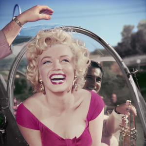 21_BWP142-Marilyn-Helicopte