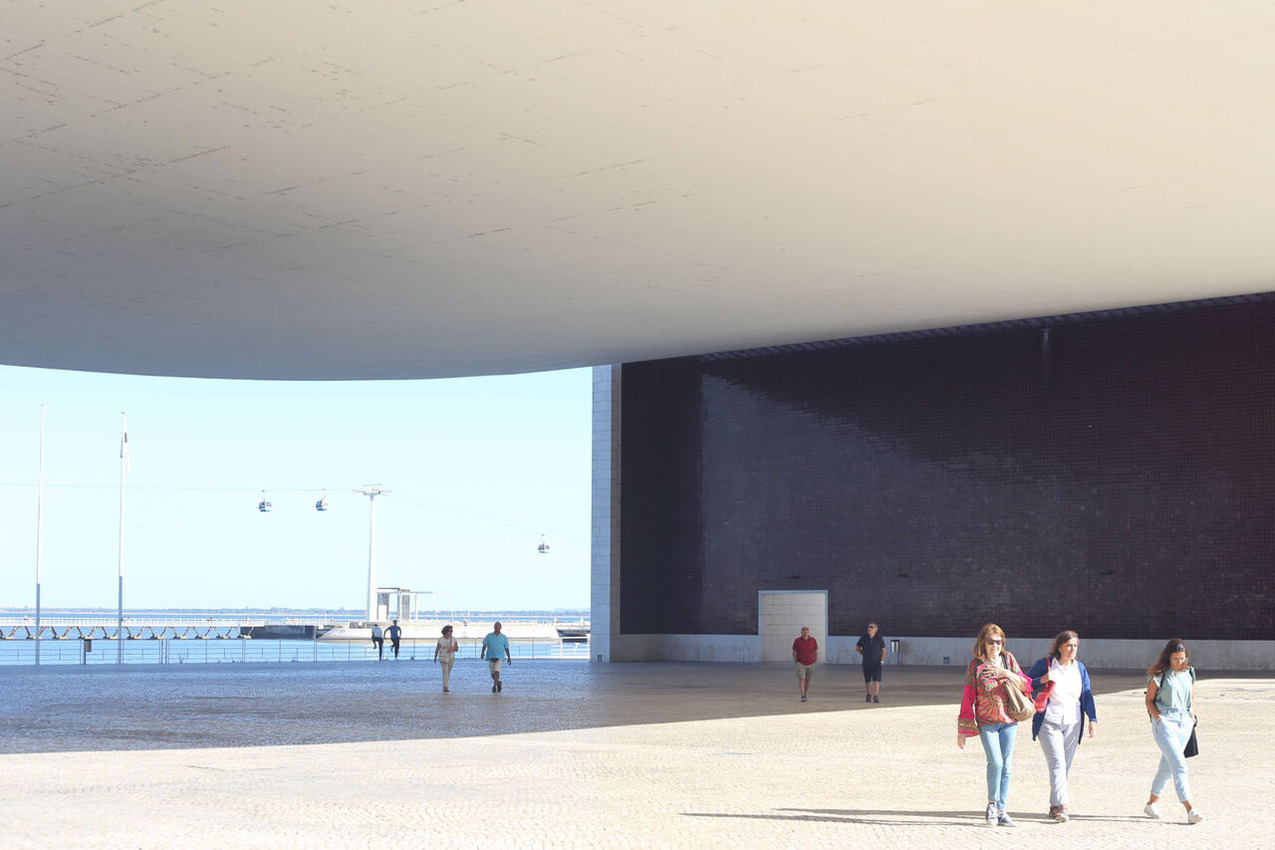 「ジブラルタル海峡は、ほんとに怖いところだ」祖父の話を、小学生の僕は未だ見ぬヨーロッパの景色に重ねて聞いていた