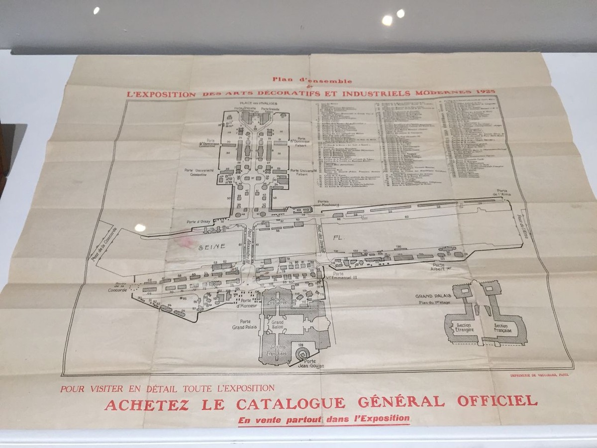 写真3：アール・デコ展マップ