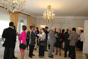 根岸文子_マドリッド日本大使館 (1)