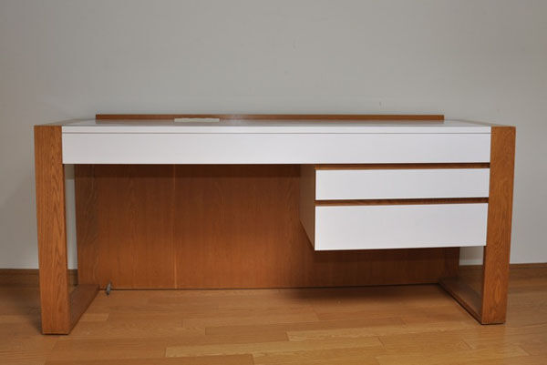 倉俣史朗ライティングデスク