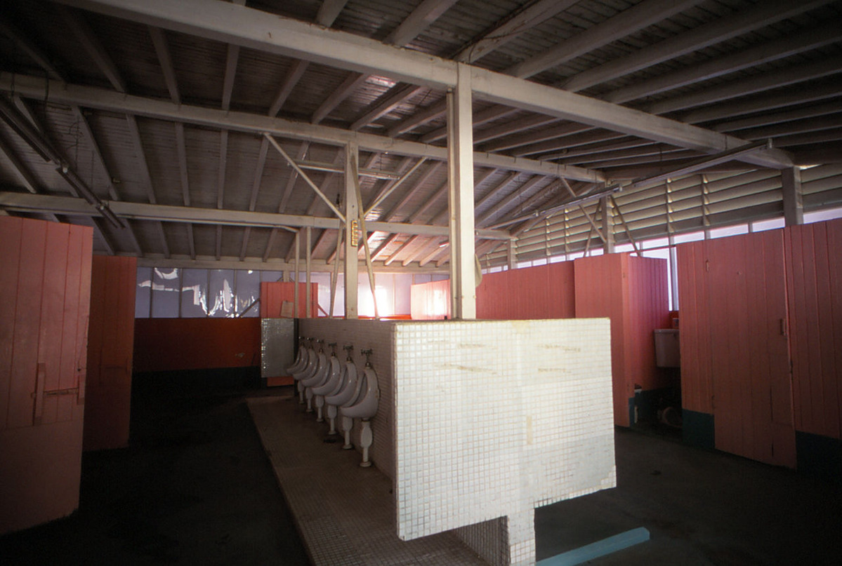 005花田佳明先生・038豎滓虻蟯｡蟆上ヨ繧､繝ｬ蜀・Κ