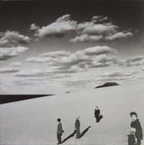 「妻のいる砂丘風景III」トリミング