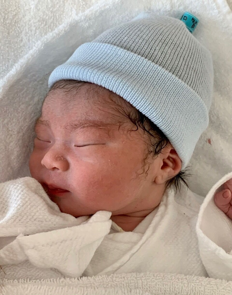 立派な眉ともみあげ