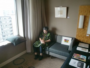 afafにて居眠りする社長