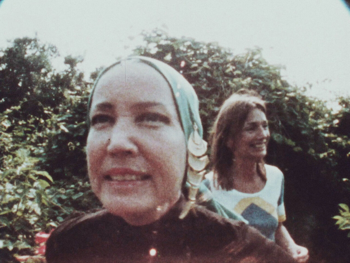 TS 18 Lee Radziwill and Edith Bouvier Beale