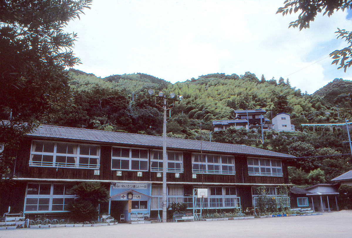 20190714花田佳明051川之内小外観