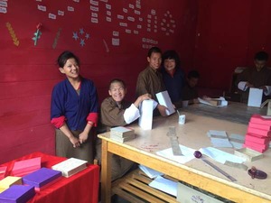 伝統工芸に取り組む子供達3