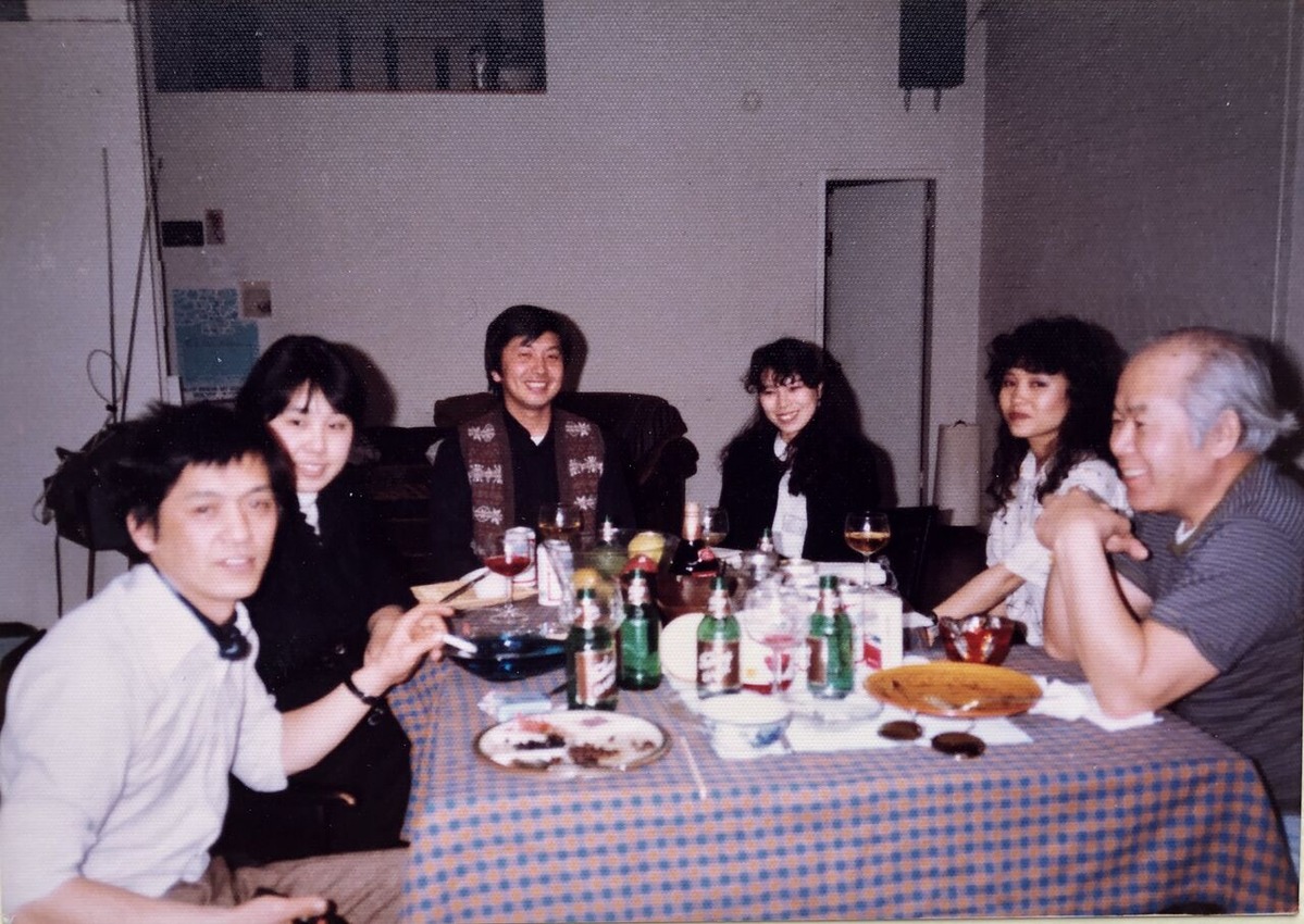 202009荒井由泰02_リサ宅にて