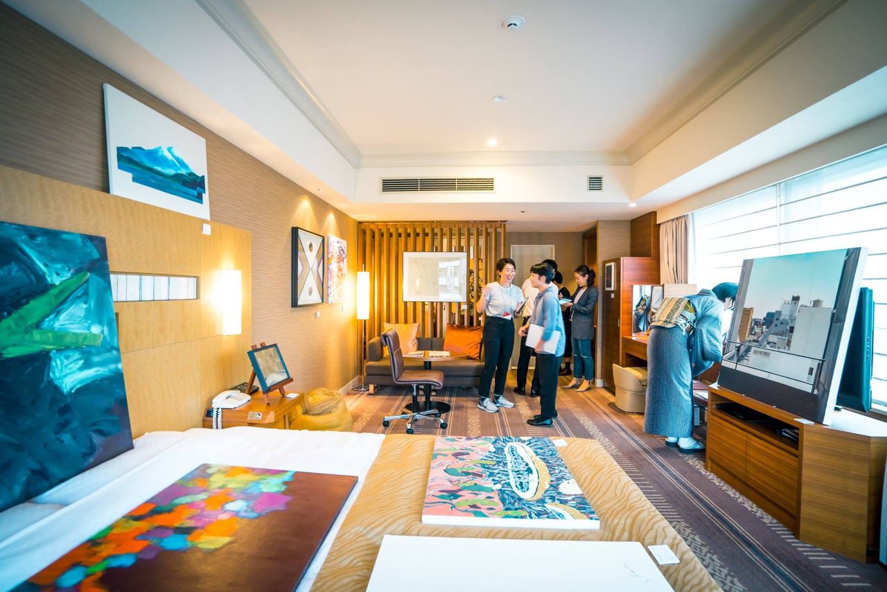 42790997_1793993547378489_1492944616503115776_n