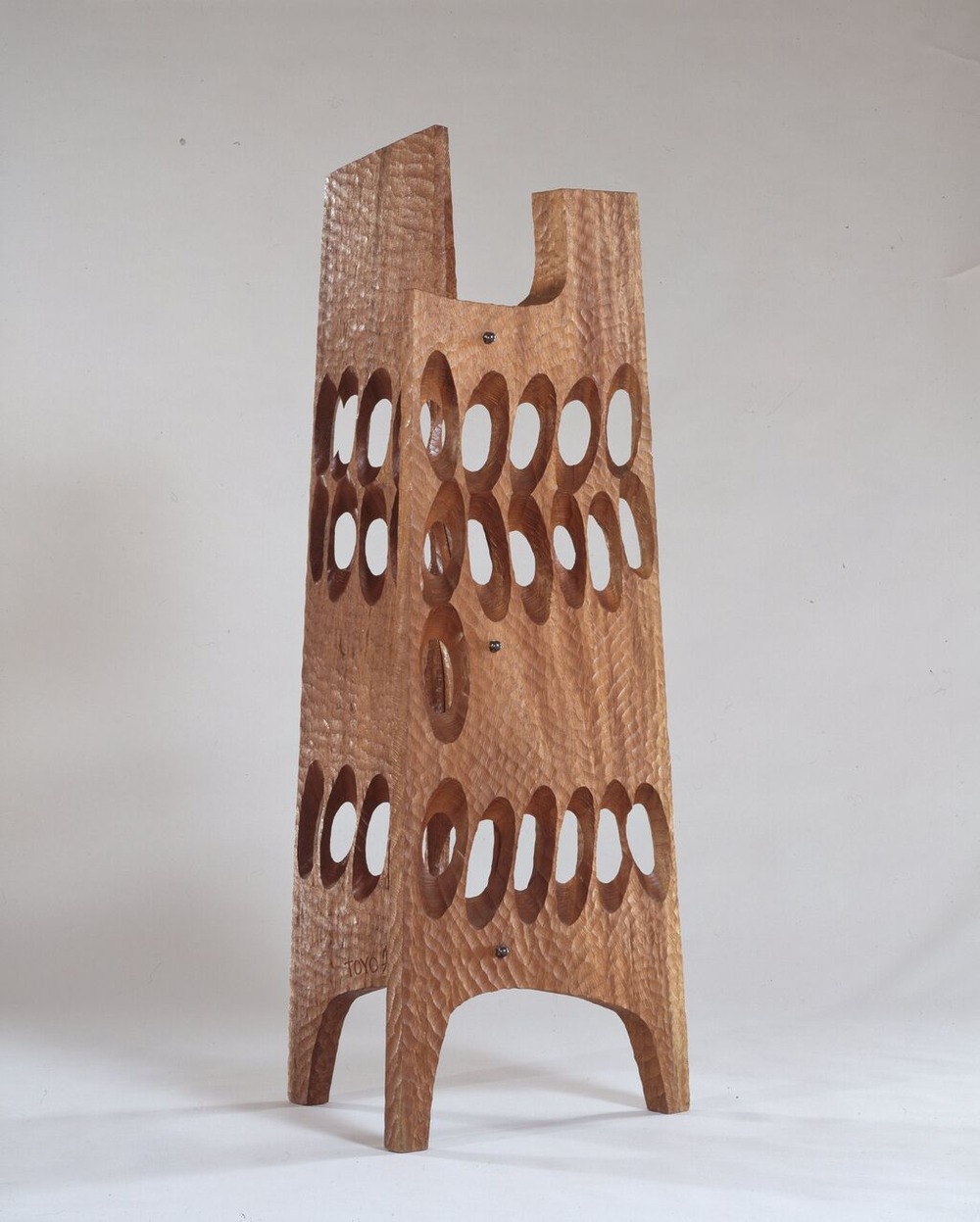 図４　豊福知徳《風塔 '83》