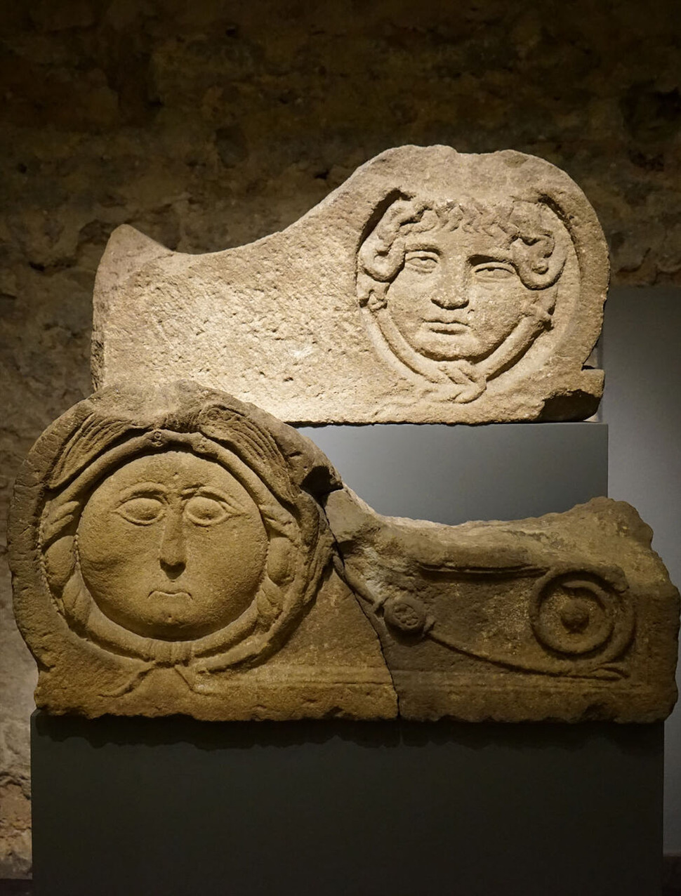 3. モンジュイックの墓石_R