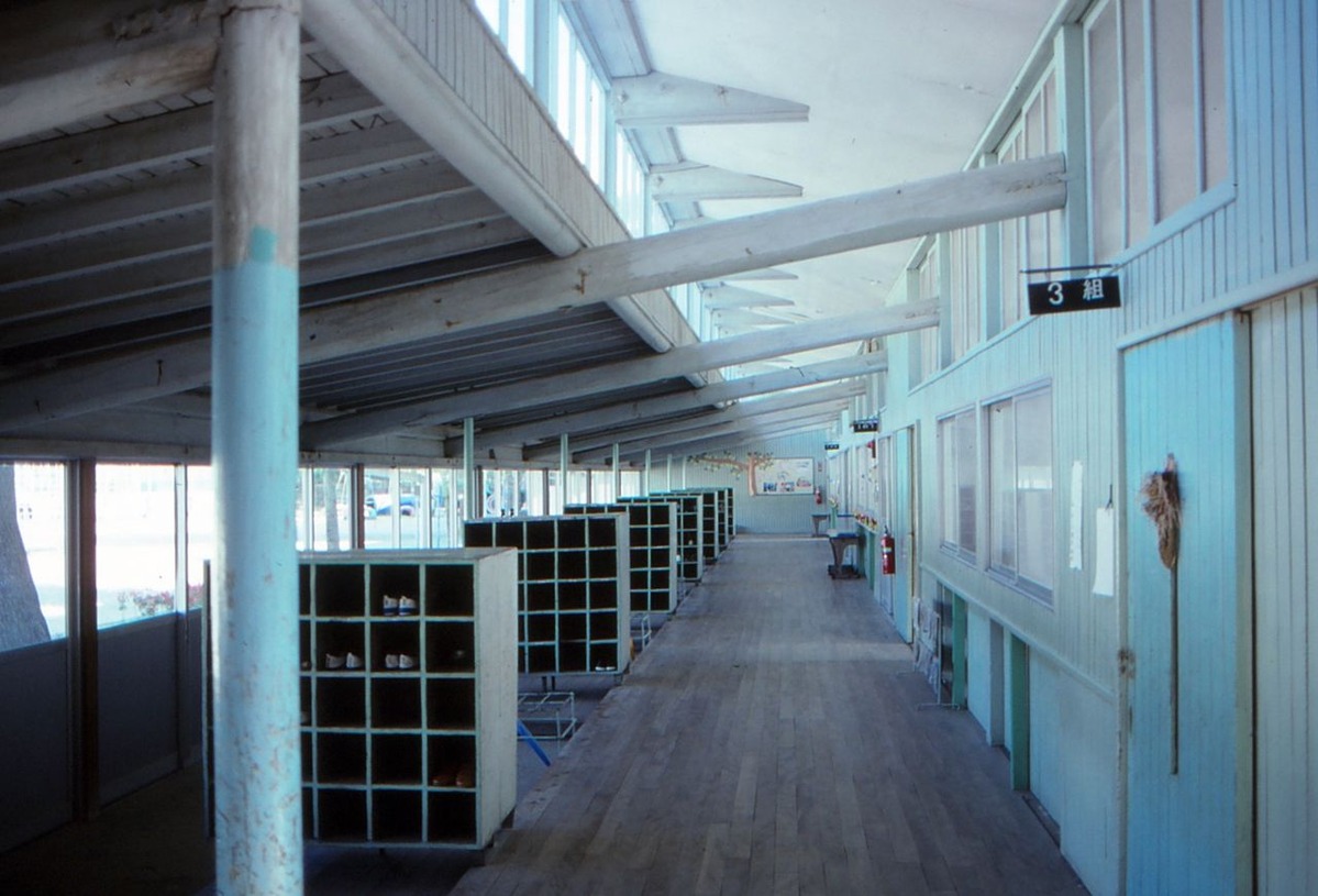 20190714花田佳明023江戸岡小昇降口