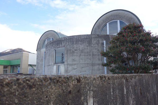 201501　浜田宏司「現代美術と磯崎建築～北陸の冬を楽しむツアー」に参加して（中上邸イソザキホール）