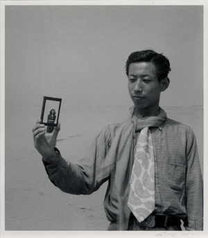 植田正治_砂丘人物600